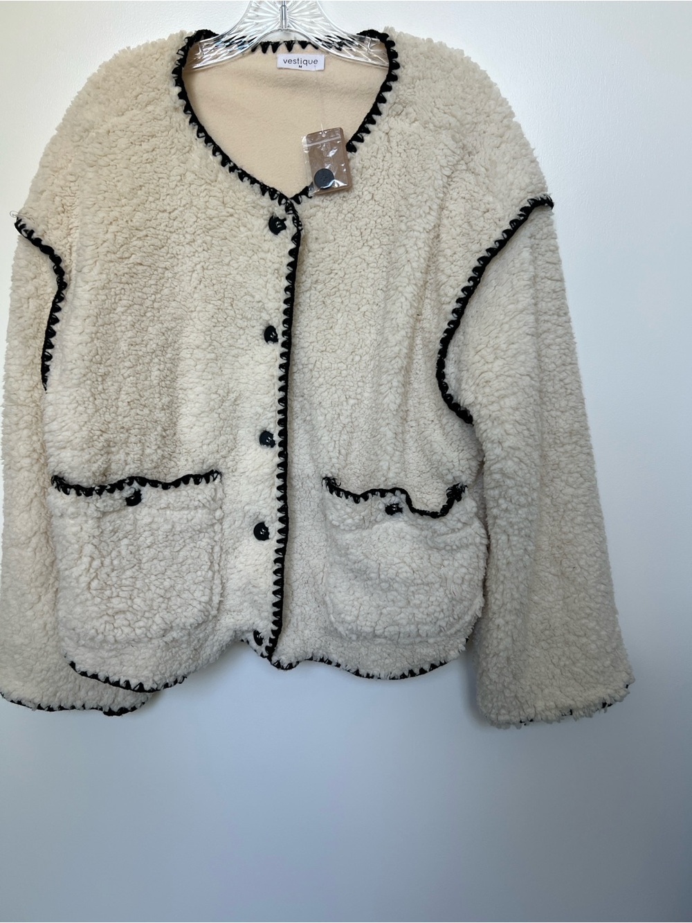 Vestique Cream Sherpa Button-Front Jacket with Black Trim - Picture 4 of 6